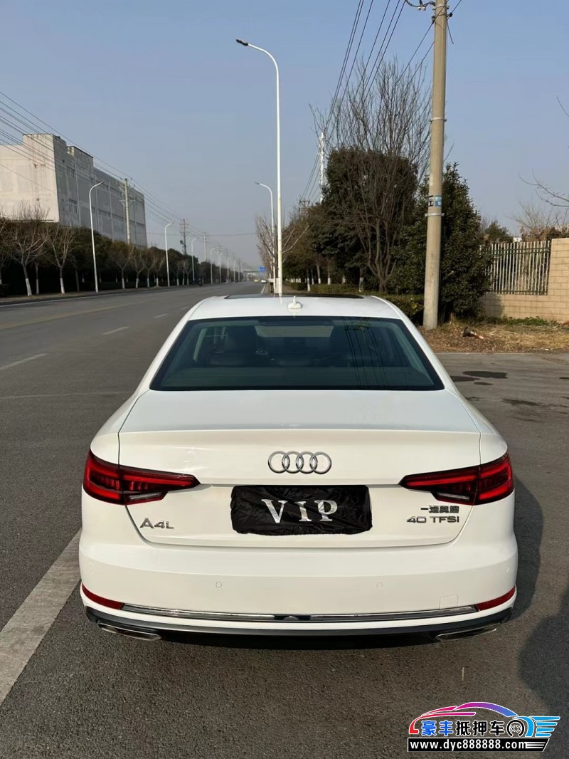 22年奥迪A4轿车抵押车出售