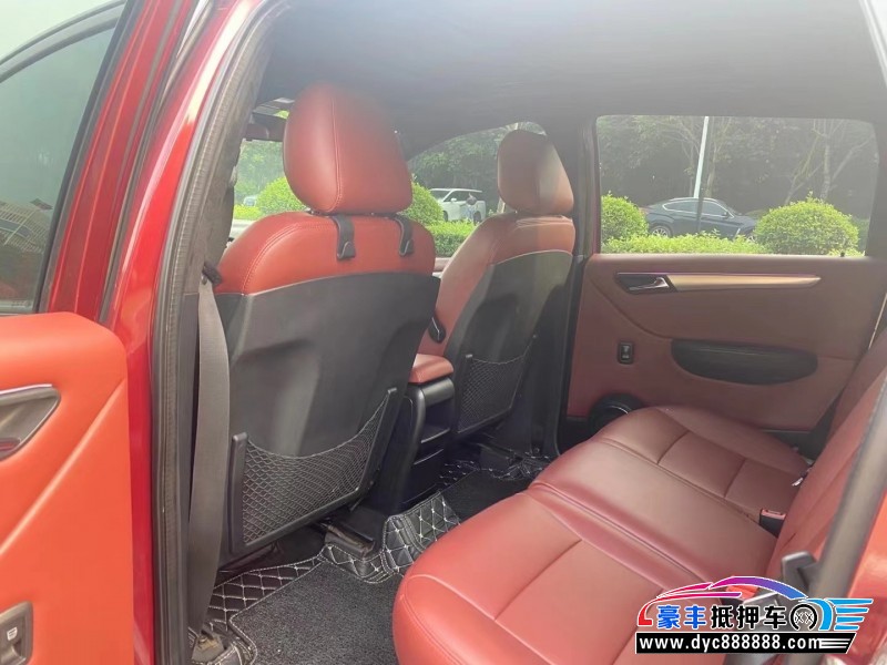 12年奔驰B轿车抵押车出售