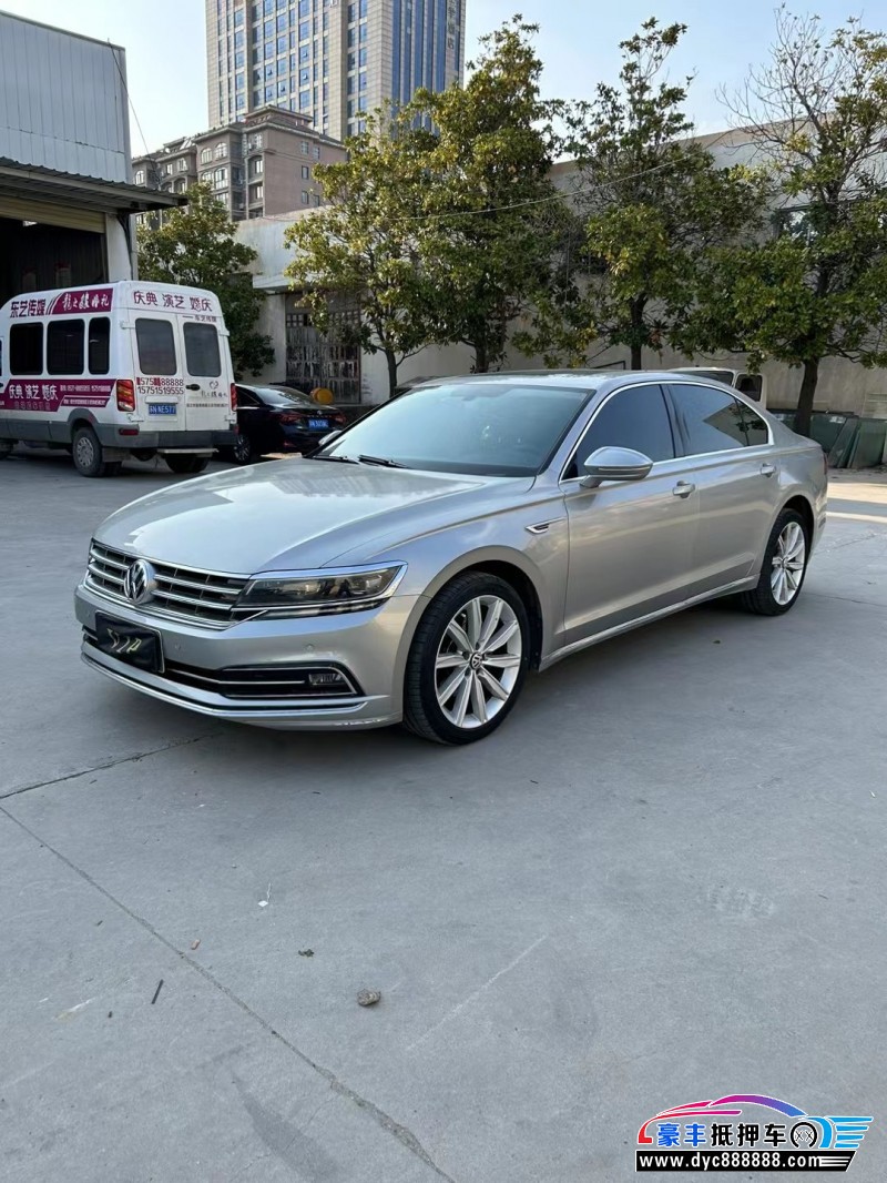 18年大众辉昂轿车抵押车出售