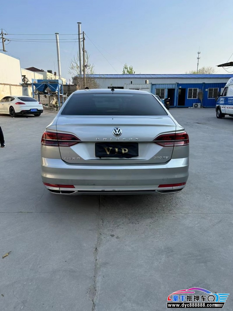 18年大众辉昂轿车抵押车出售