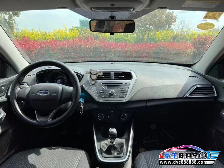 19年福特福睿斯轿车抵押车出售