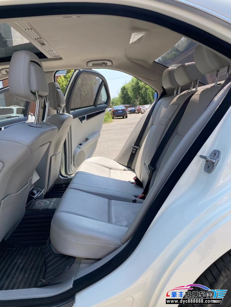 12年奔驰C级轿车抵押车出售