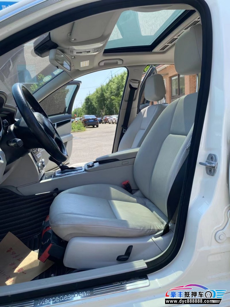 12年奔驰C级轿车抵押车出售