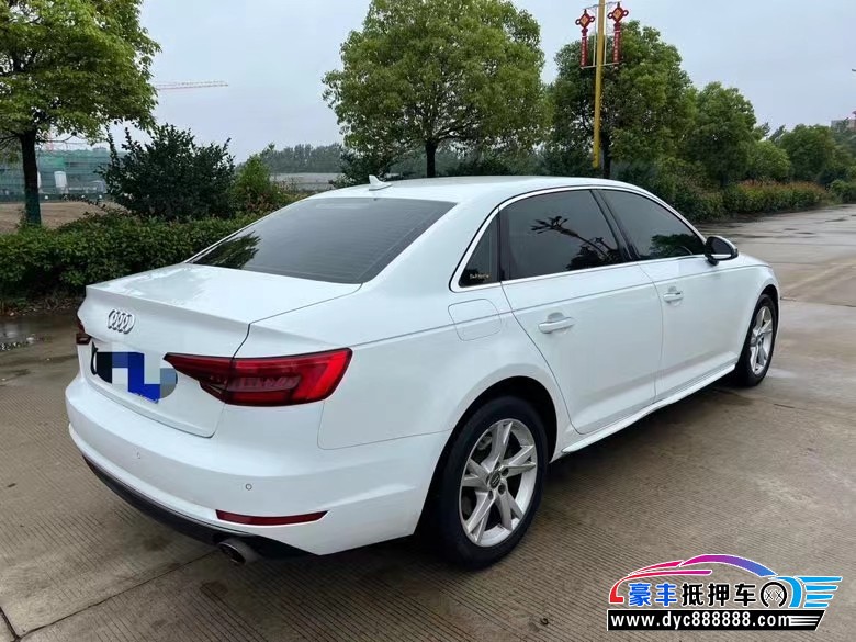 17年奥迪A4轿车抵押车出售