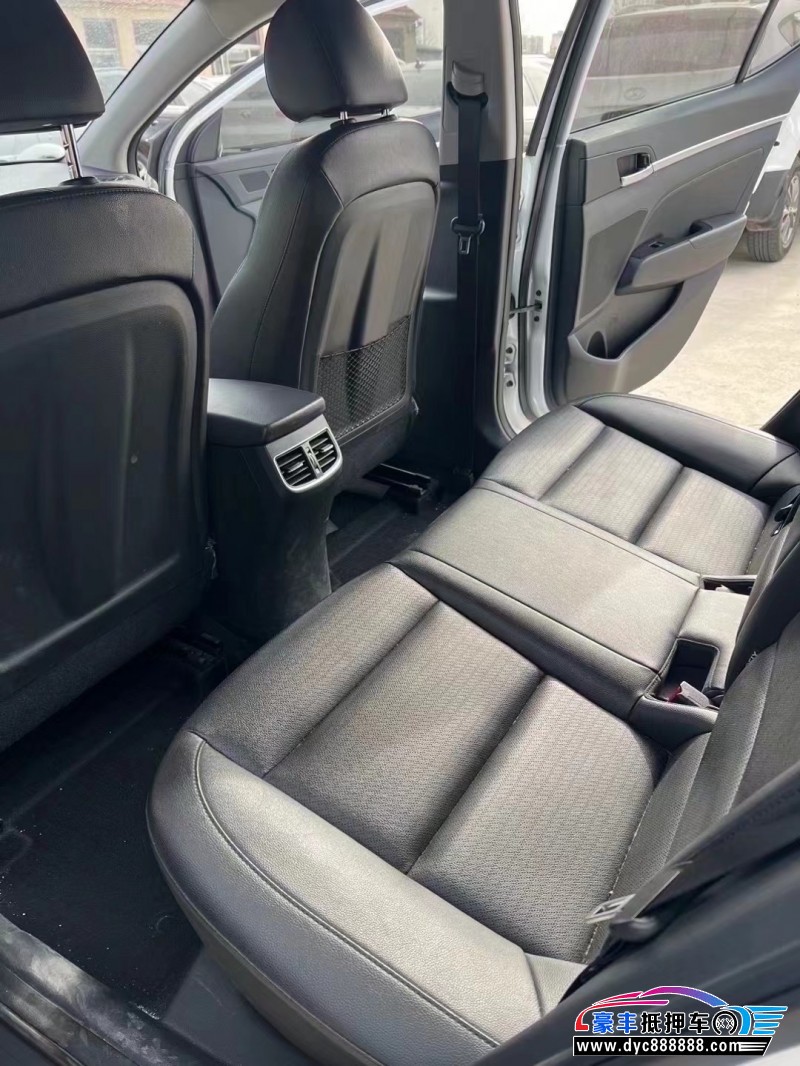 20年现代领动轿车抵押车出售