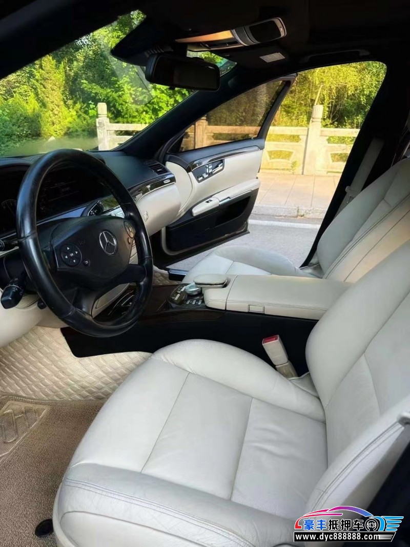 12年奔驰S轿车抵押车出售