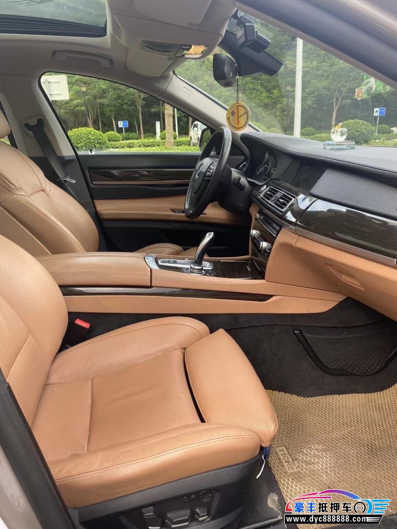 13年宝马7系轿车抵押车出售