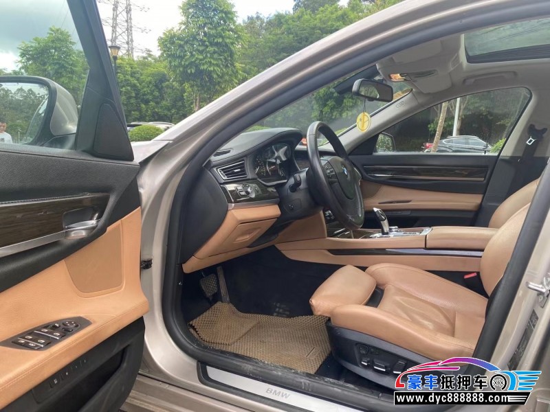 13年宝马7系轿车抵押车出售