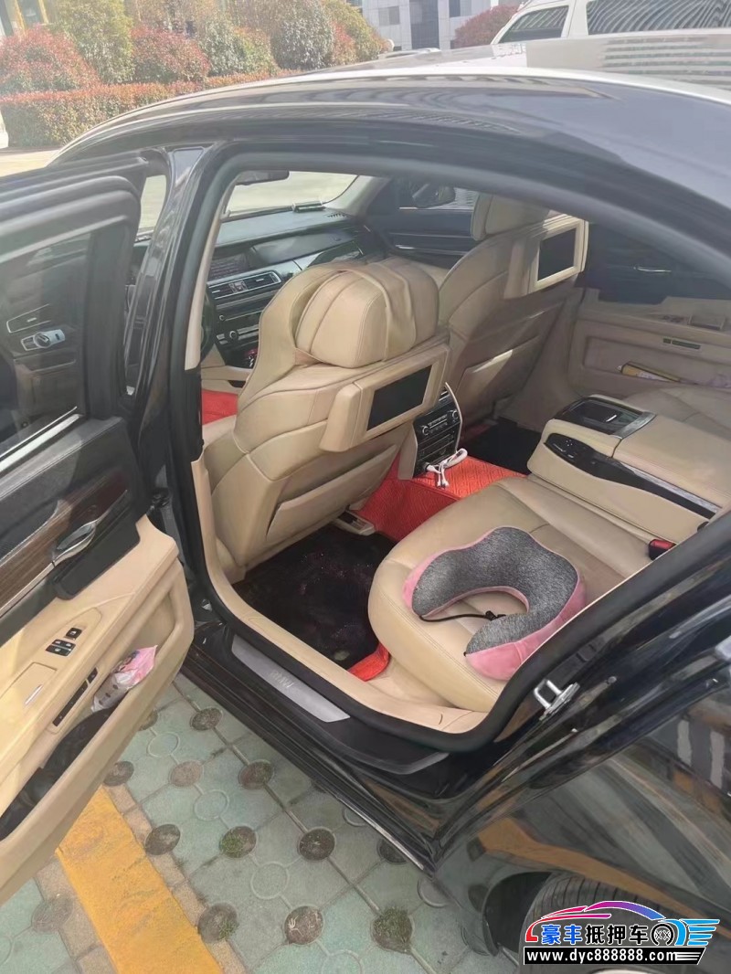 13年宝马7系轿车抵押车出售