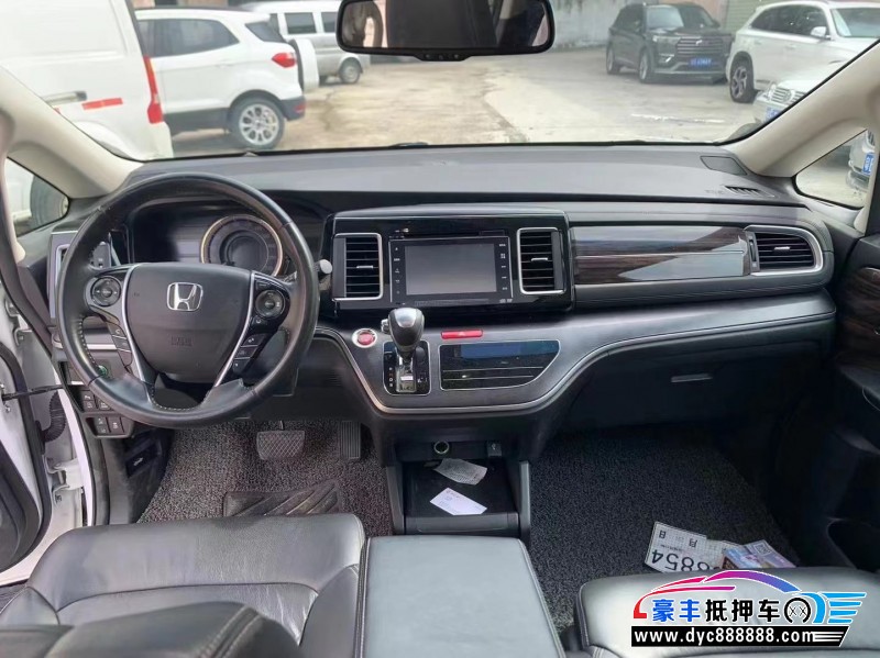 17年本田艾力绅轿车抵押车出售