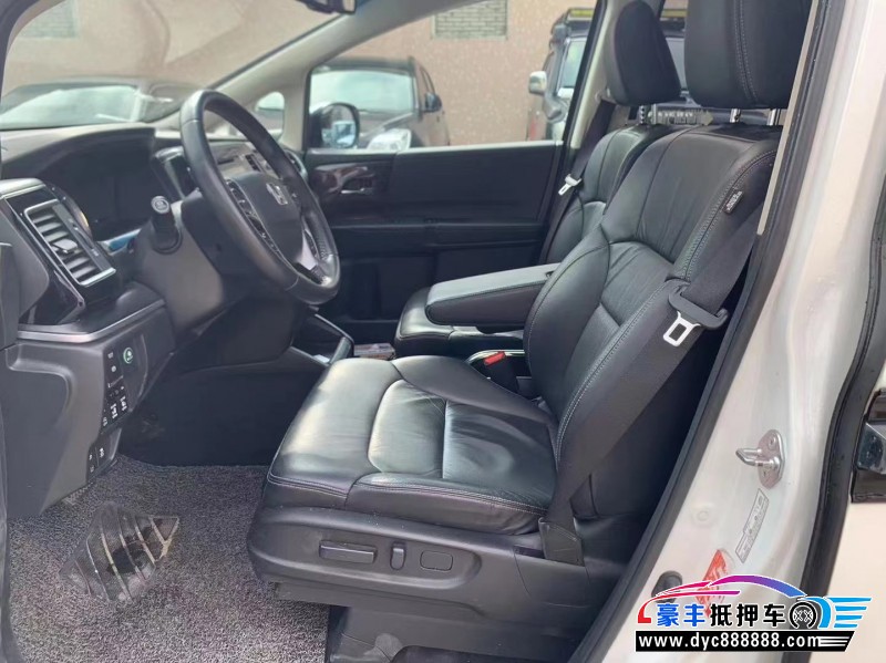 17年本田艾力绅轿车抵押车出售