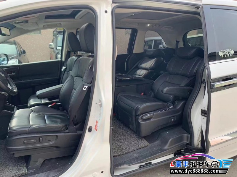 17年本田艾力绅轿车抵押车出售