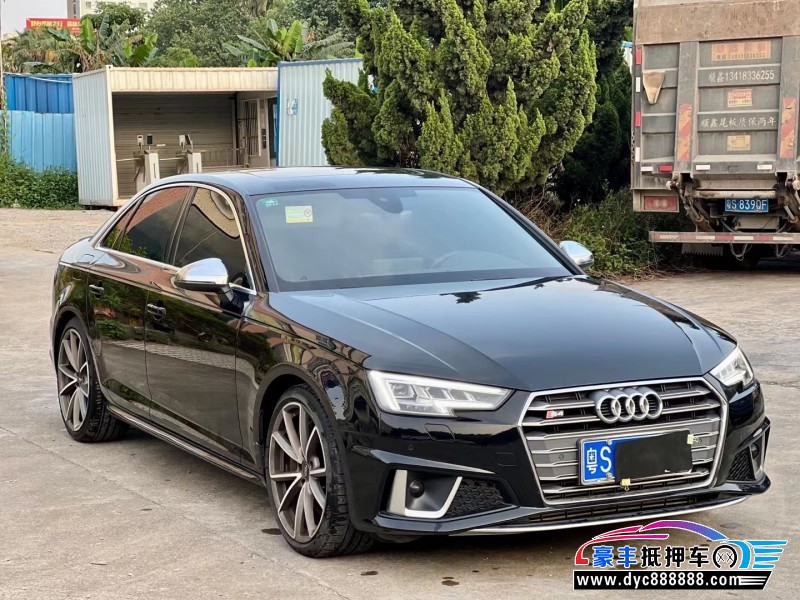 19年奥迪S4轿车抵押车出售