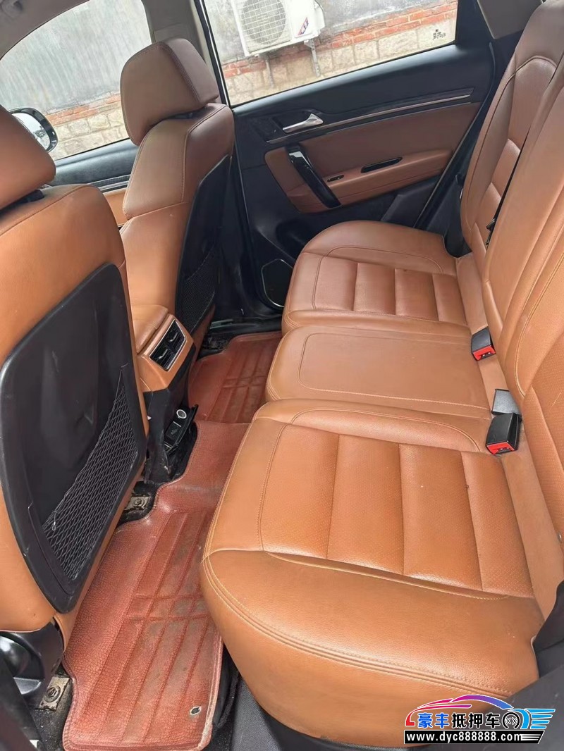 17年众泰T600轿车抵押车出售