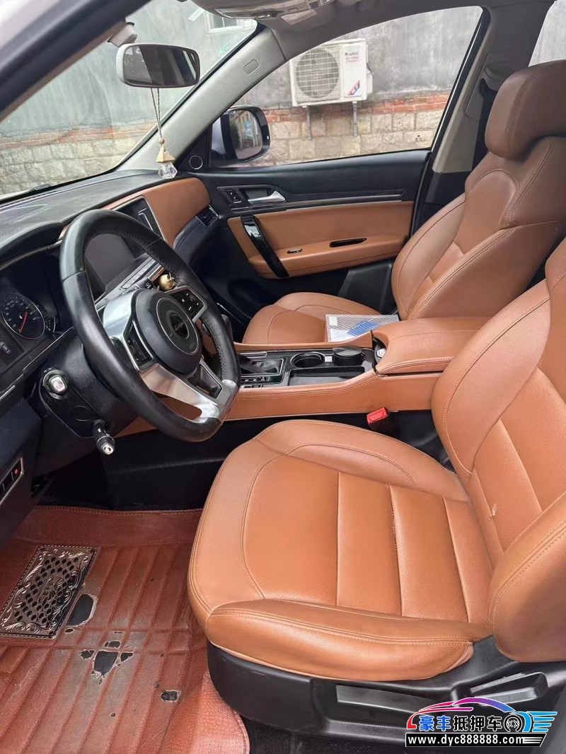 17年众泰T600轿车抵押车出售