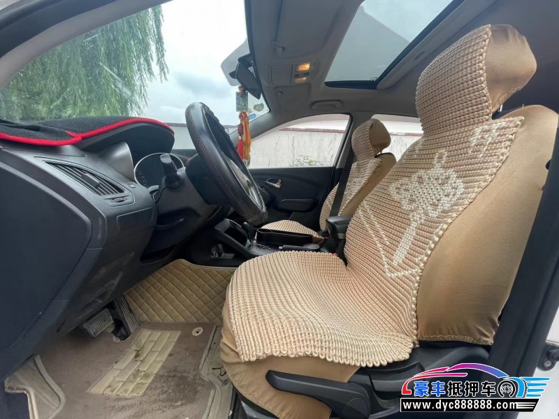 15年现代ix35轿车抵押车出售