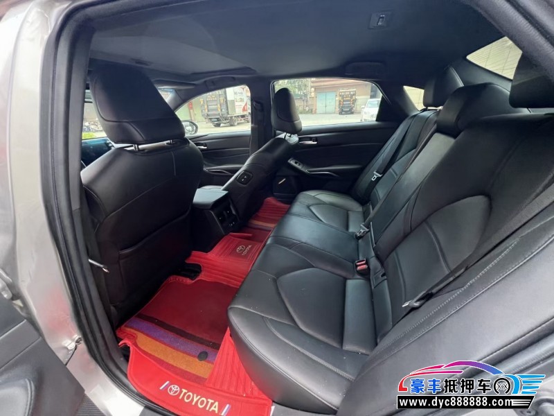 20年丰田亚洲龙轿车抵押车出售