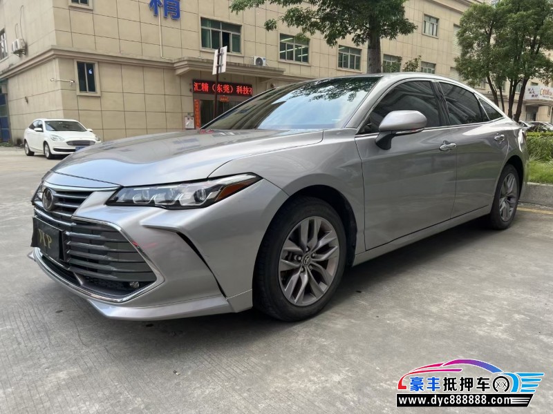 20年丰田亚洲龙轿车抵押车出售