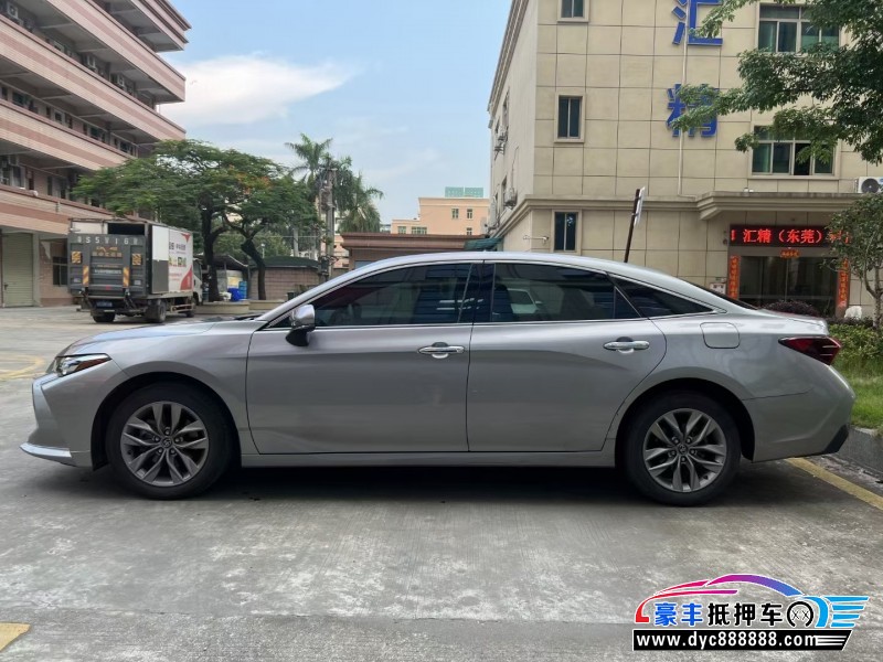 20年丰田亚洲龙轿车抵押车出售