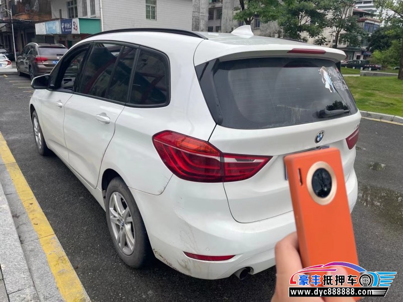 15年宝马2系轿车抵押车出售