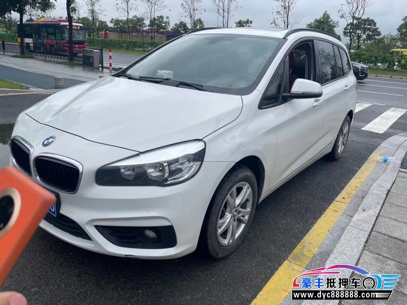 15年宝马2系轿车抵押车出售