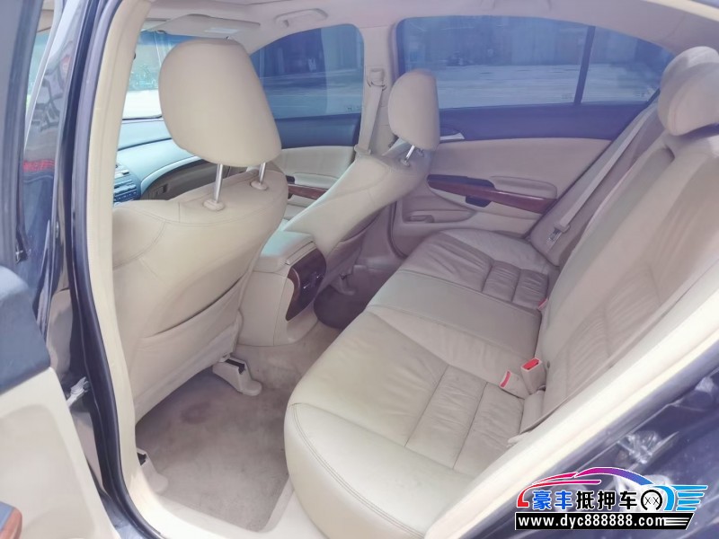 12年本田雅阁轿车抵押车出售