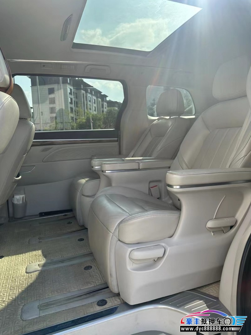 18年传祺M8轿车抵押车出售