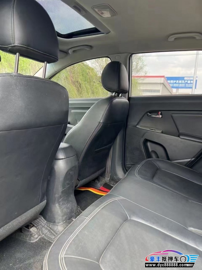 14年起亚智跑轿车抵押车出售