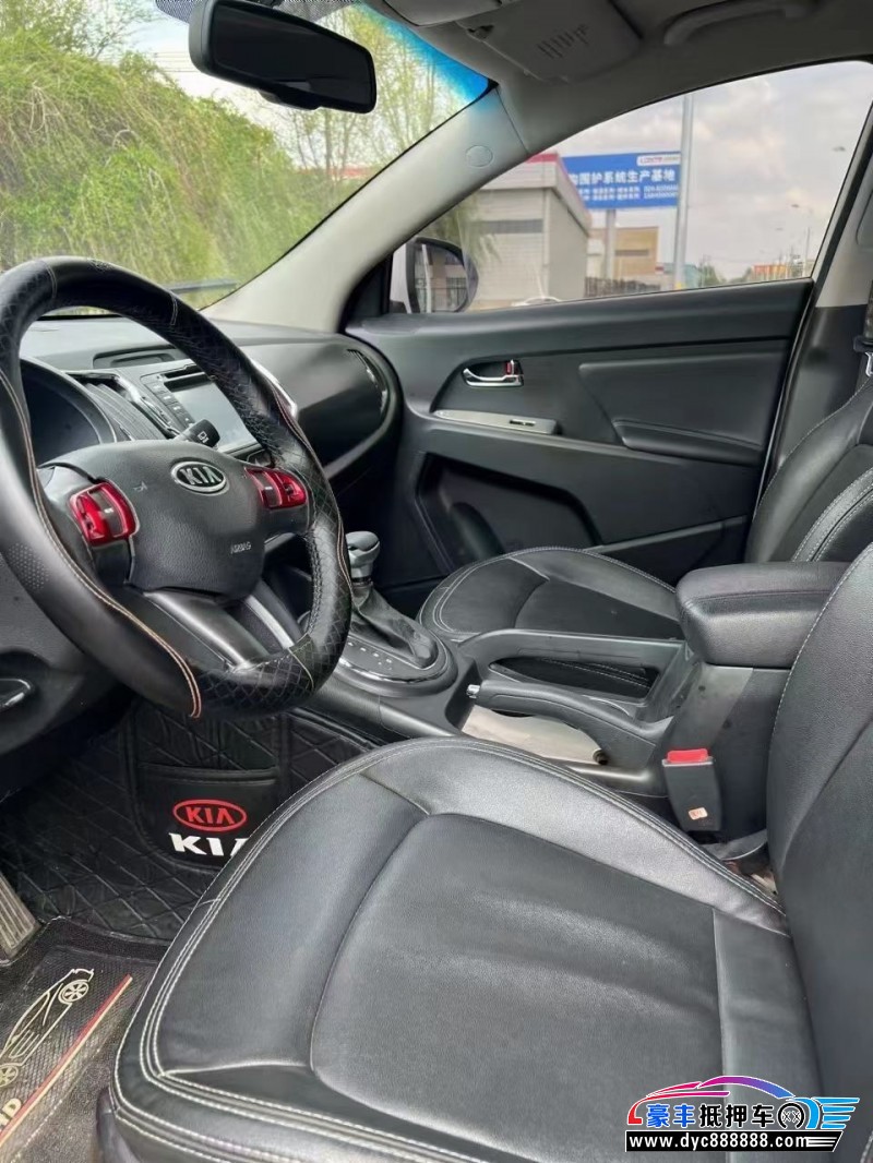 14年起亚智跑轿车抵押车出售