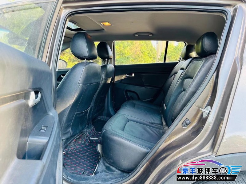 12年起亚智跑轿车抵押车出售