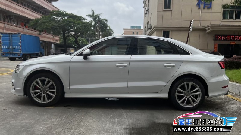 14年奥迪A3轿车抵押车出售