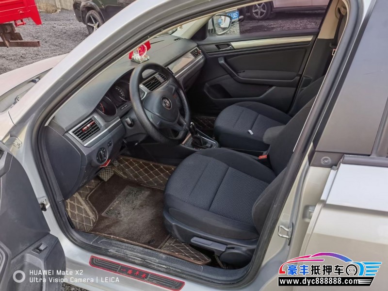 18年大众宝来轿车抵押车出售