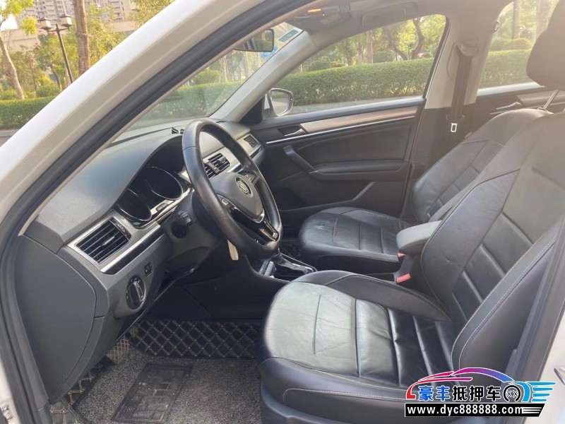 18年大众宝来轿车抵押车出售