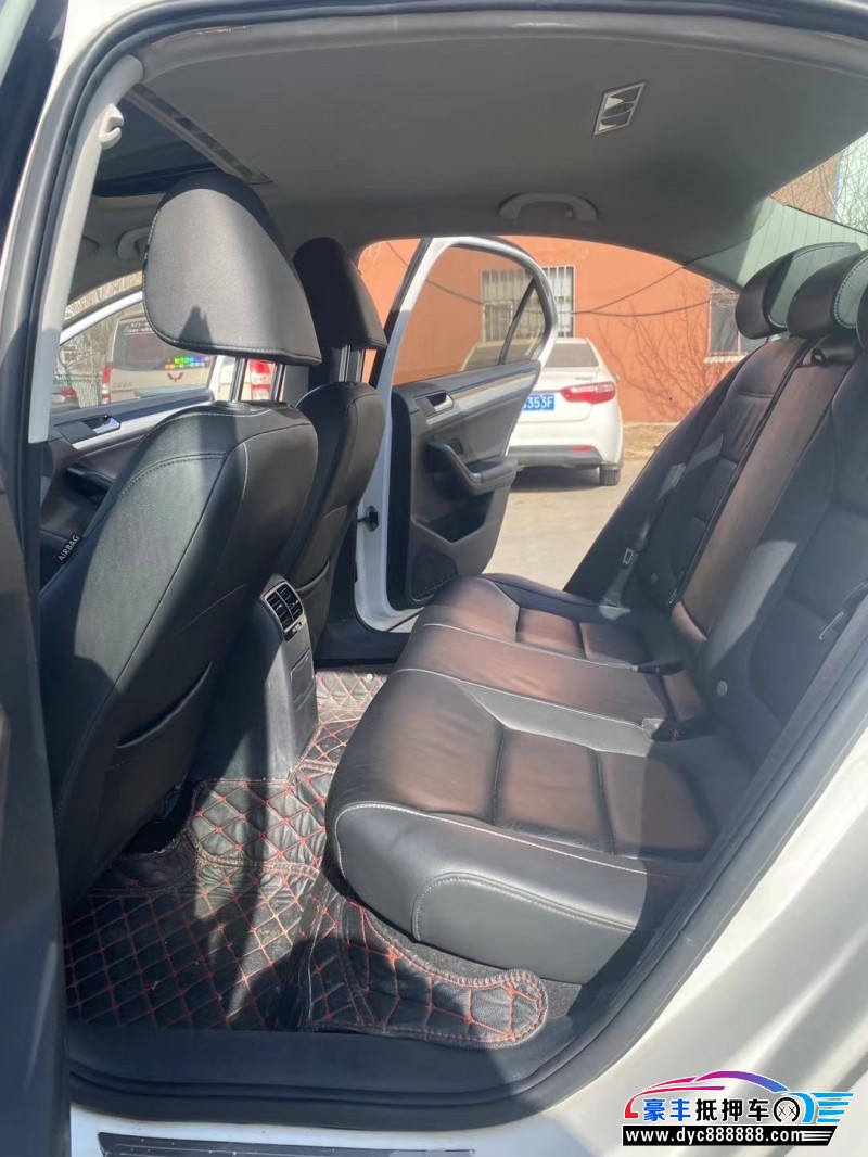 16年大众速腾轿车抵押车出售