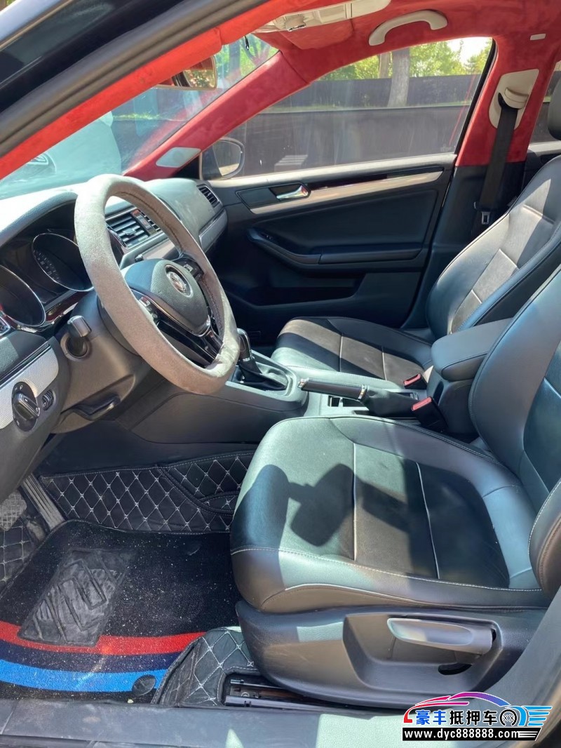 17年大众速腾轿车抵押车出售