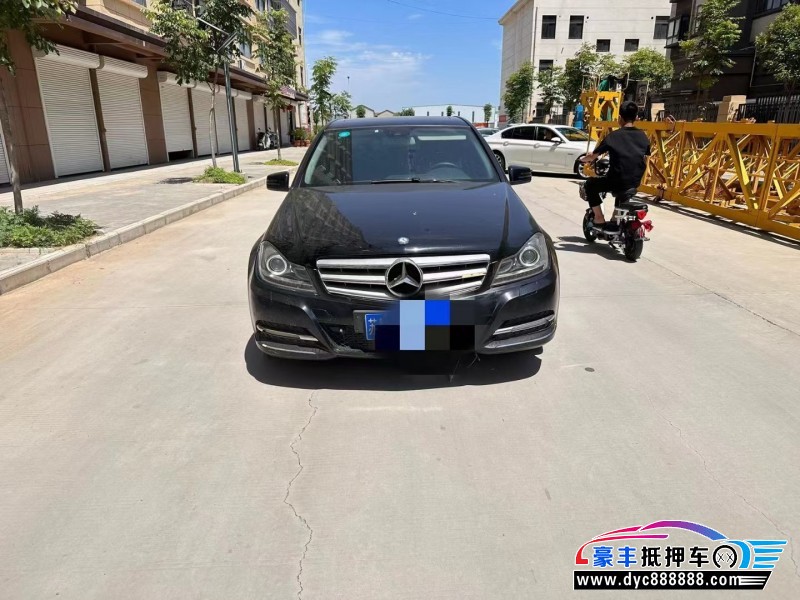 13年奔驰C轿车抵押车出售