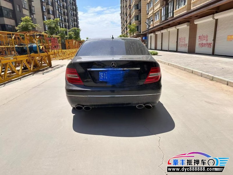 13年奔驰C轿车抵押车出售