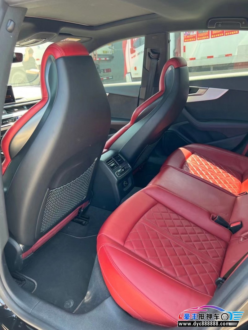 18年奥迪S5轿车抵押车出售