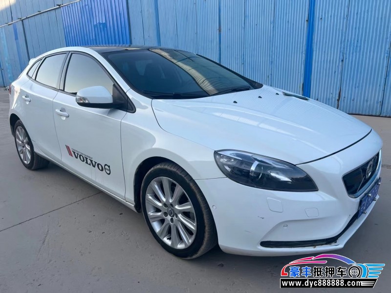 16年沃尔沃V40轿车抵押车出售