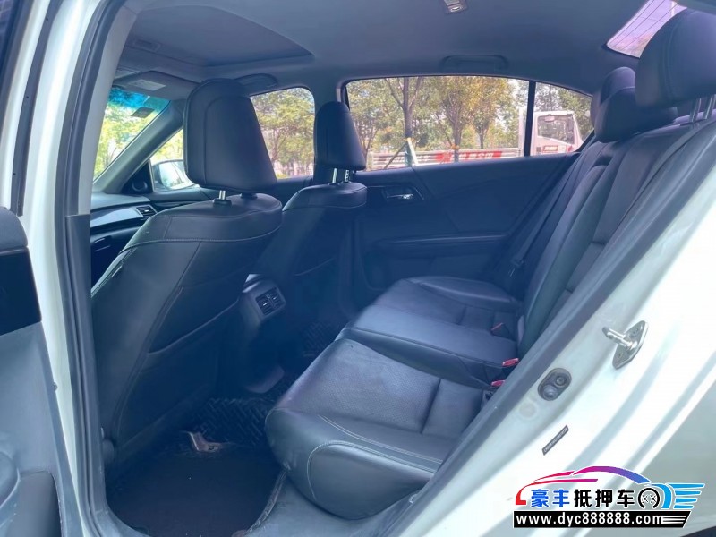 16年本田雅阁轿车抵押车出售