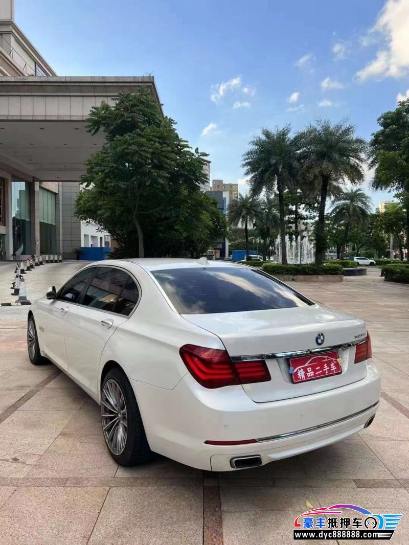 21年宝马1系轿车抵押车出售