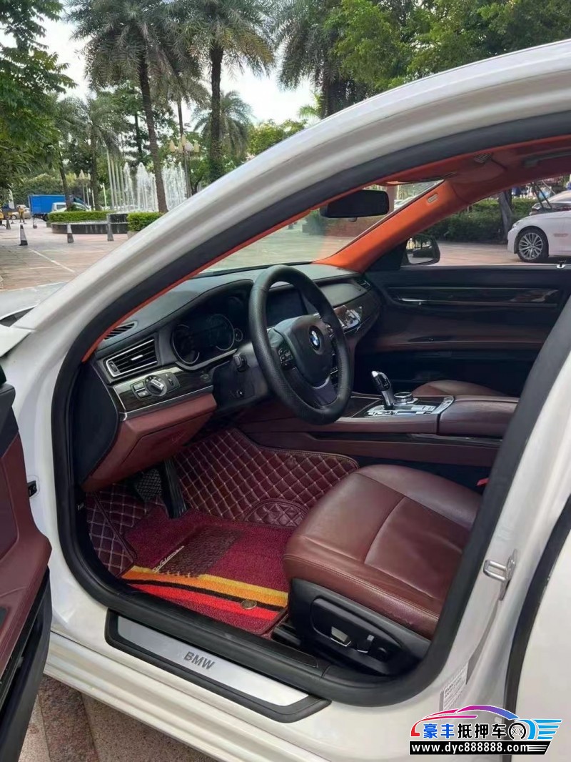 21年宝马1系轿车抵押车出售