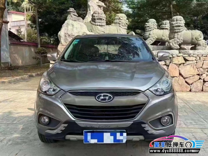 13年现代ix35轿车抵押车出售