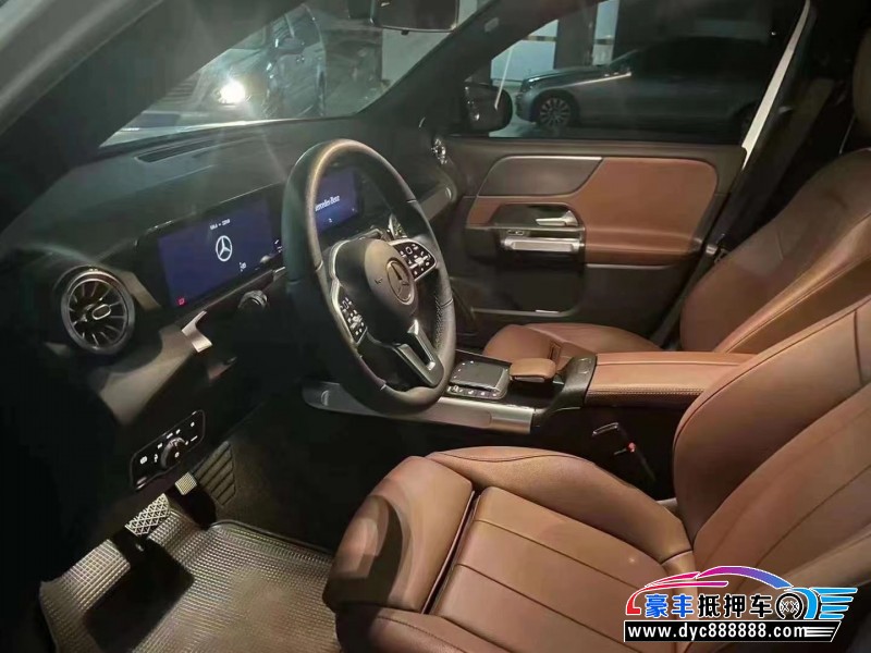 21年奔驰GLB轿车抵押车出售