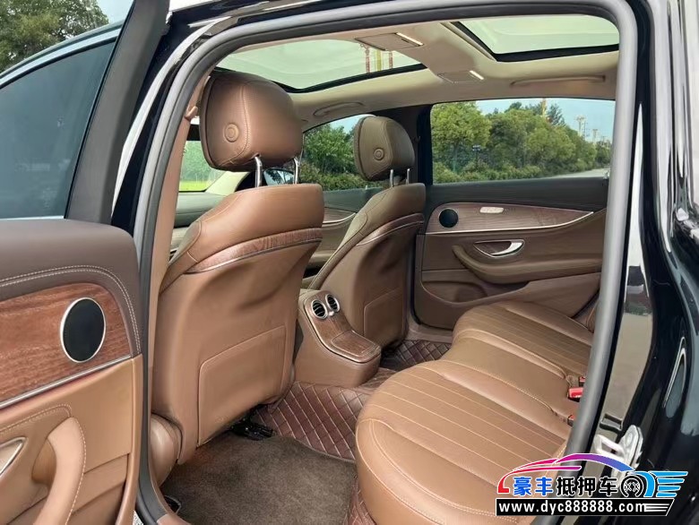 22年奔驰E轿车抵押车出售