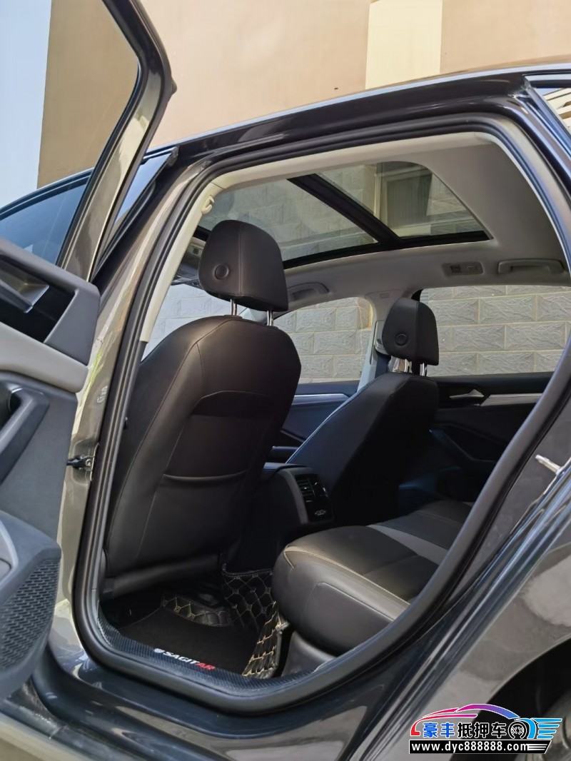 21年大众速腾轿车抵押车出售