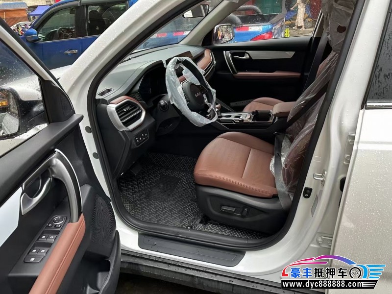 23年起亚智跑轿车抵押车出售