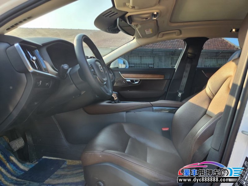 19年沃尔沃S90轿车抵押车出售