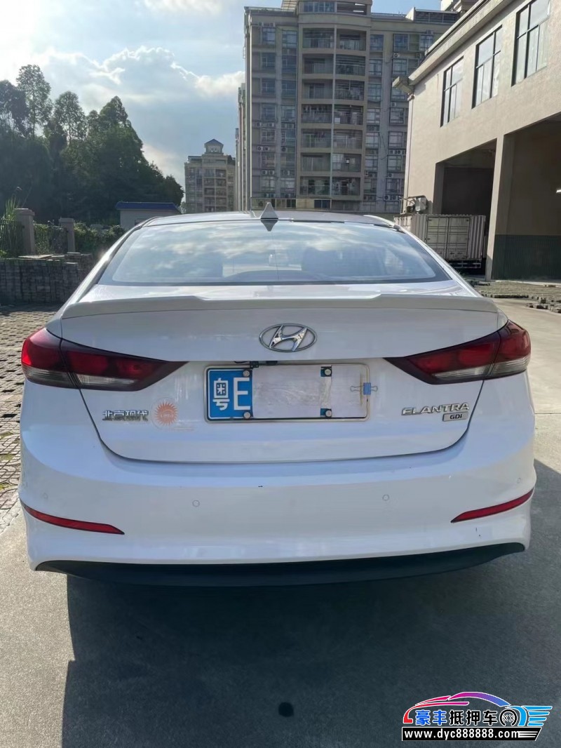 17年现代领动轿车抵押车出售