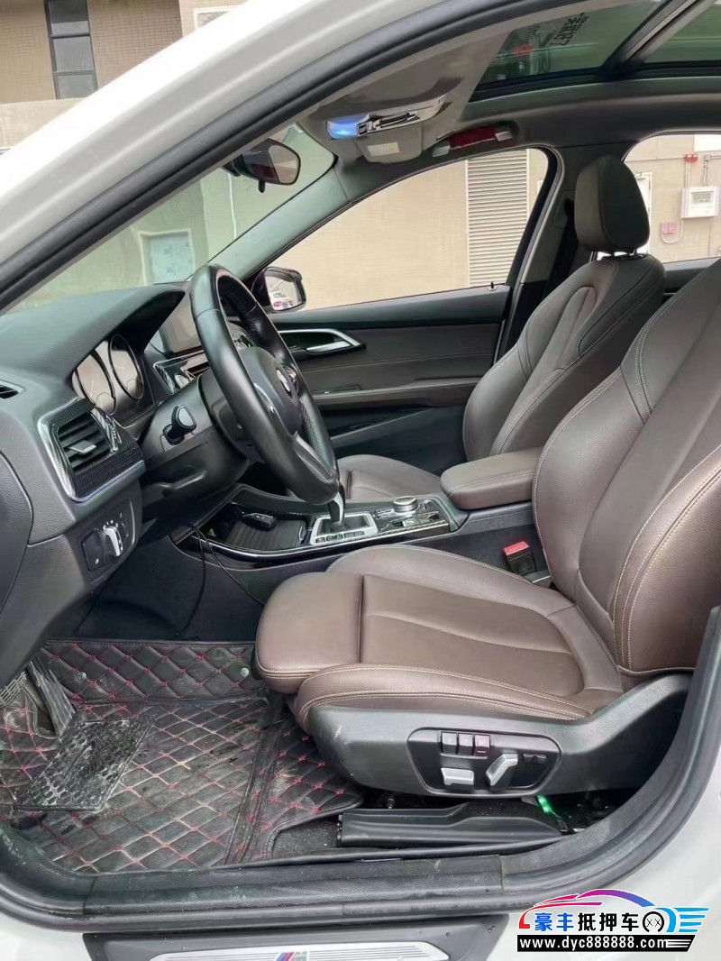 21年丰田亚洲龙轿车抵押车出售